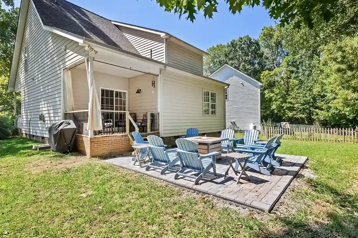 Covered or uncovered patio area...take your pick!