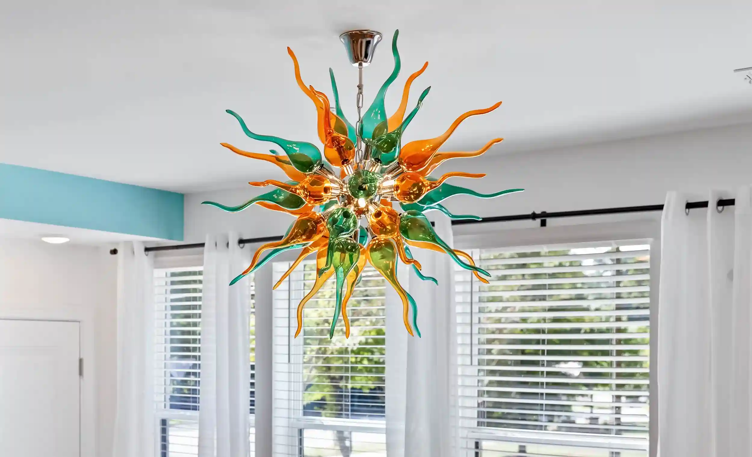 The lighting in the living room just SCREAMS fun!